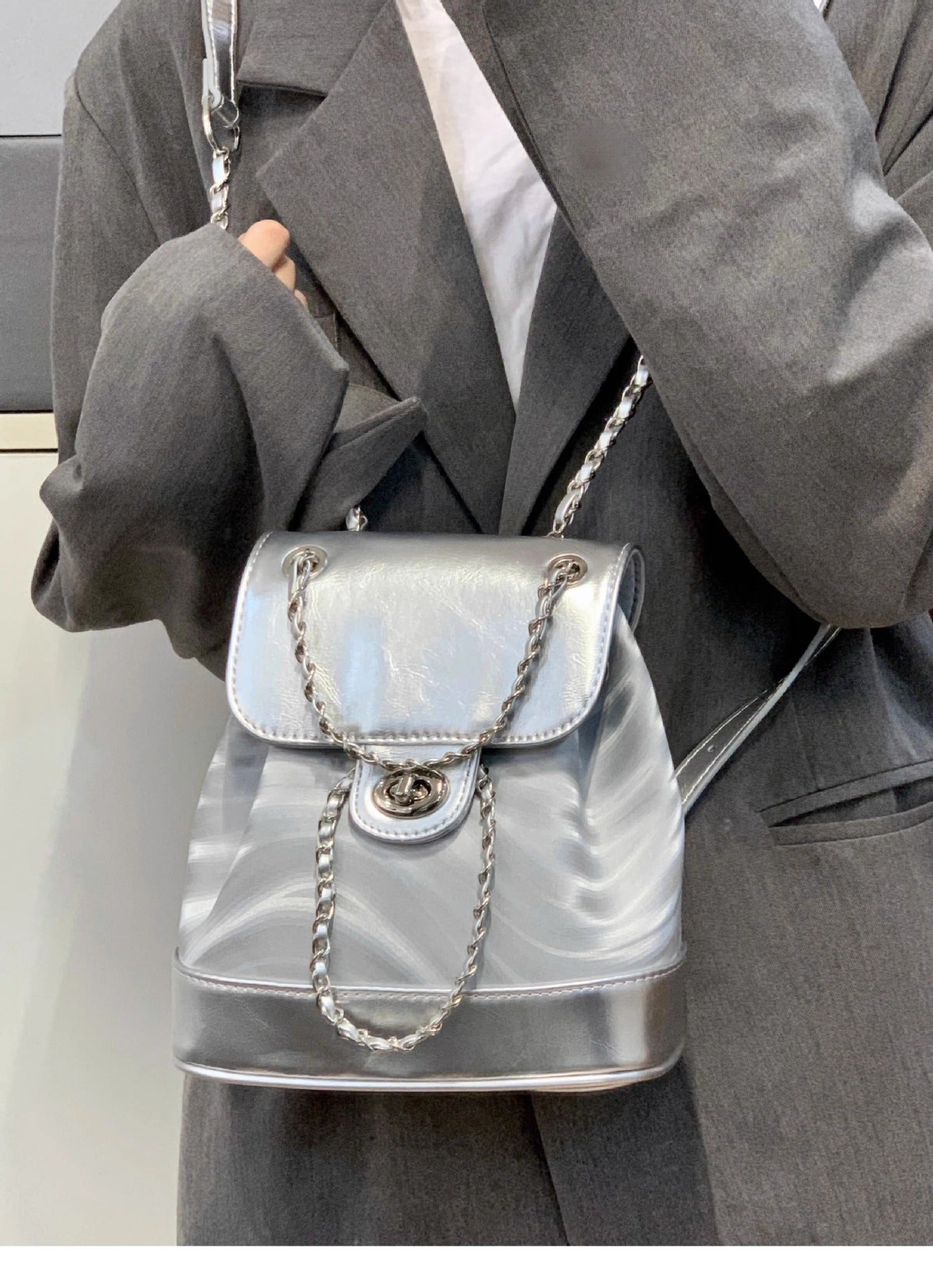 Chain Backpack Women's Water Ripple Fashion Travel Backpack Bags