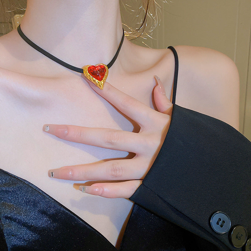 High End Temperament Pleated Heart-shaped Earrings Retro